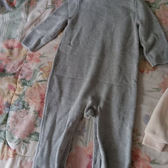 Disney Pooh One Piece Sweater And Baby Gap Knit Button Romper 12-18 Month. - Picture 3 of 7